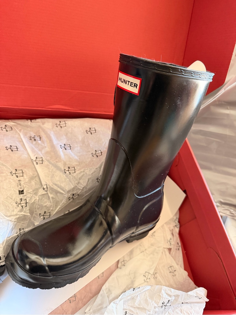 Hunter women’s Black Gloss Rain Boots size 8